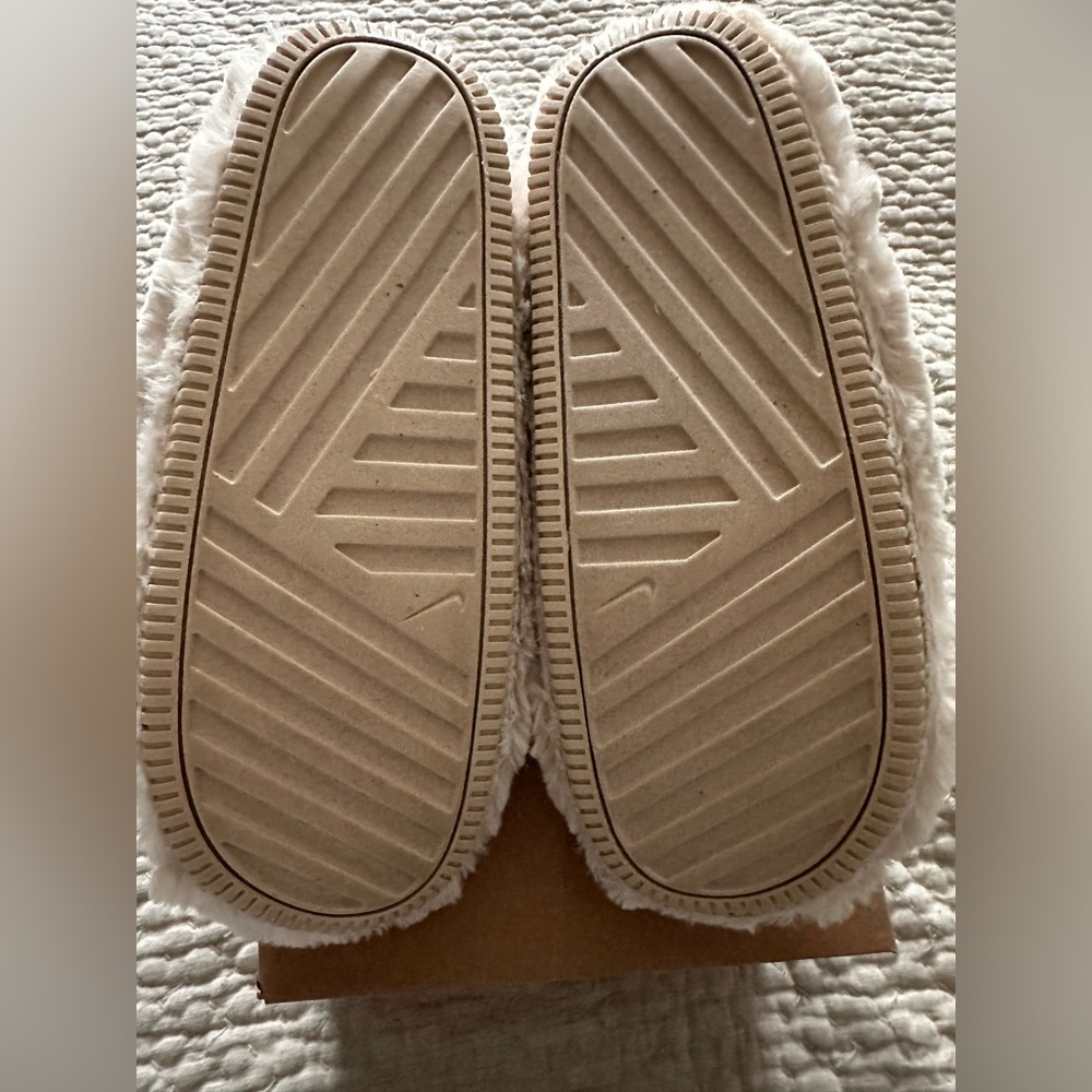 Nike Calm Mule SE Beige Fur Slippers Slides Off White FZ3119-100 Women’s Size 8 - Picture 5 of 5